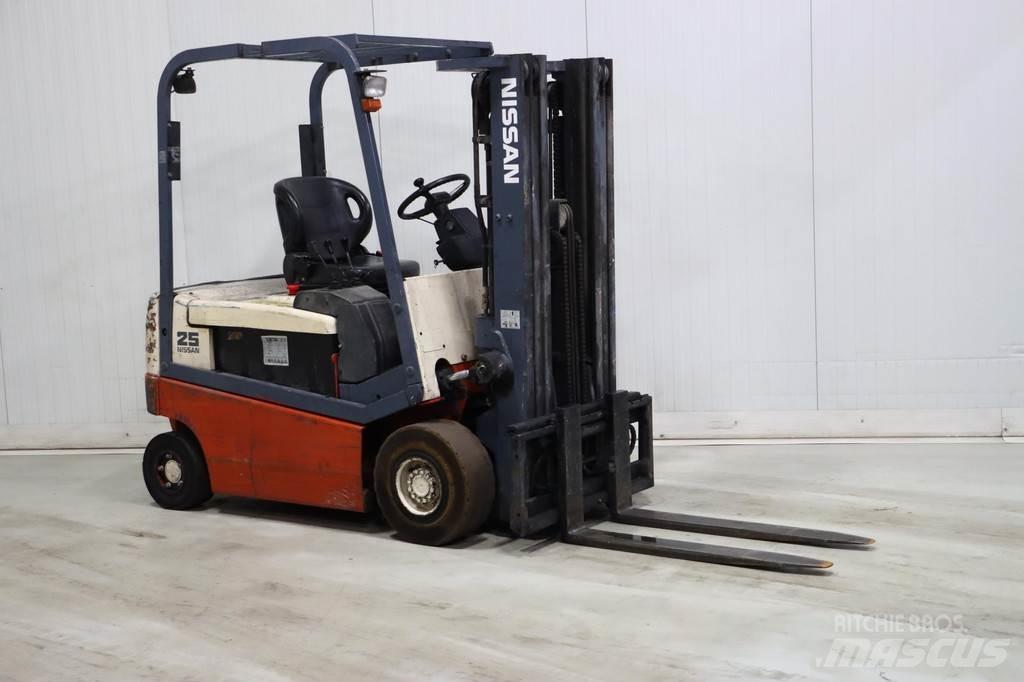 Nissan Q02L25CU Електронавантажувачі