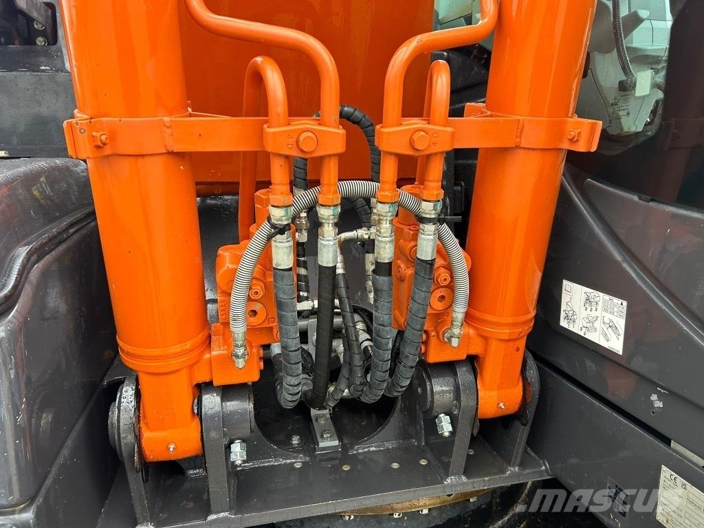 Hitachi ZX130 LCN-7 Гусеничні екскаватори