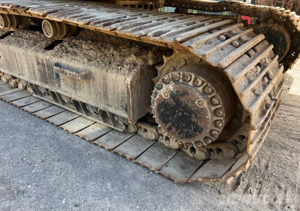 CAT 330 D L Гусеничні екскаватори