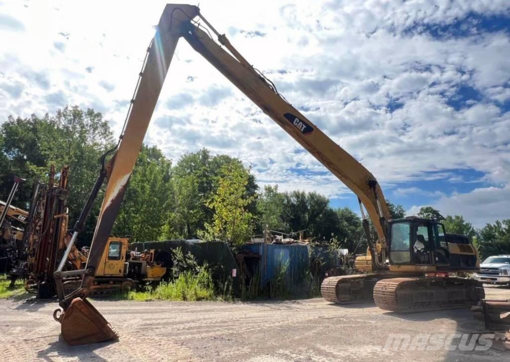 CAT 330 D L Гусеничні екскаватори