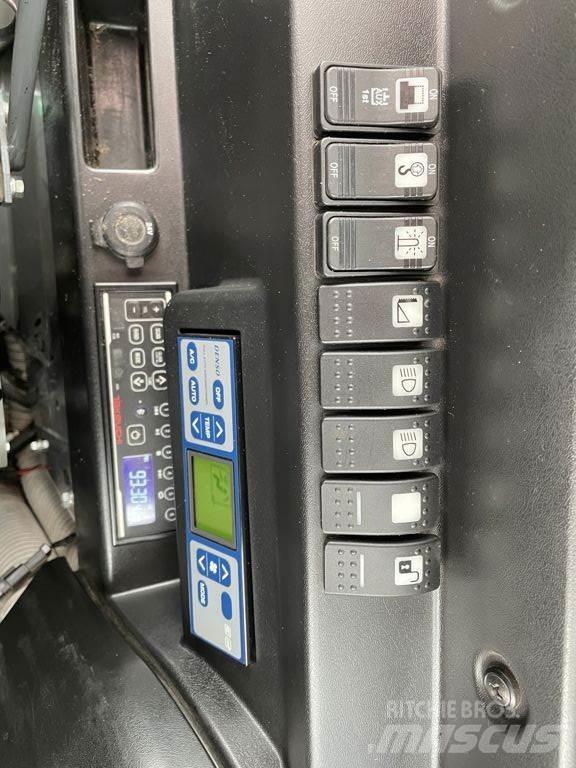 Takeuchi TB295W Колісні екскаватори