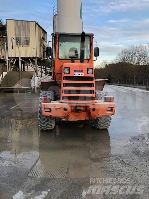 Fiat-Kobelco W110 Фронтальні навантажувачі