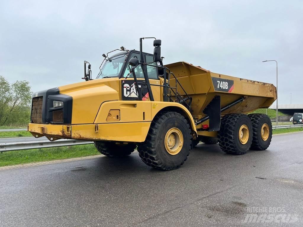 CAT 740B Зчленовані самоскиди