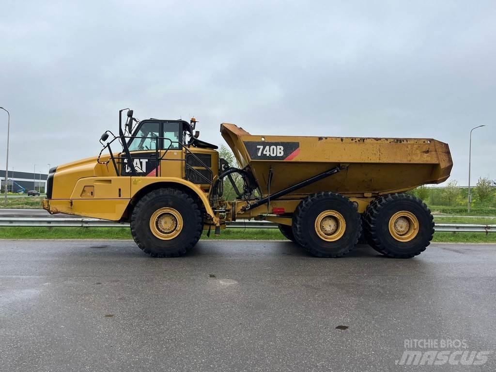 CAT 740B Зчленовані самоскиди