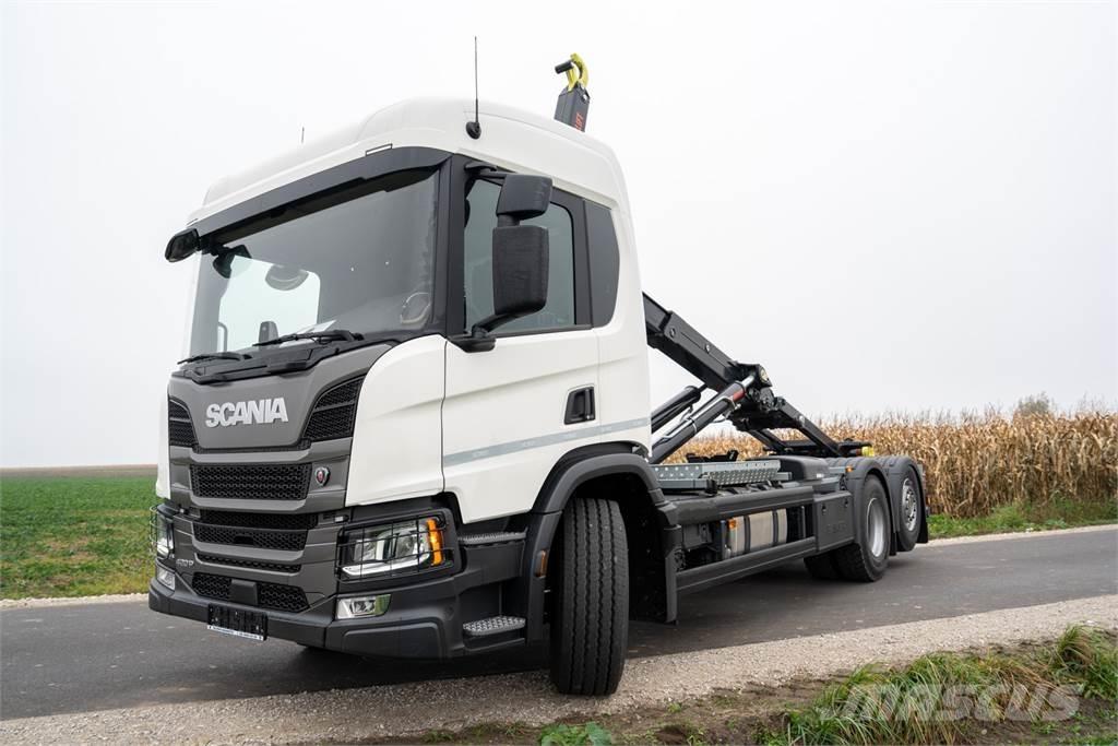 Scania P420 6X2 Вантажівки з гаковим підйомом