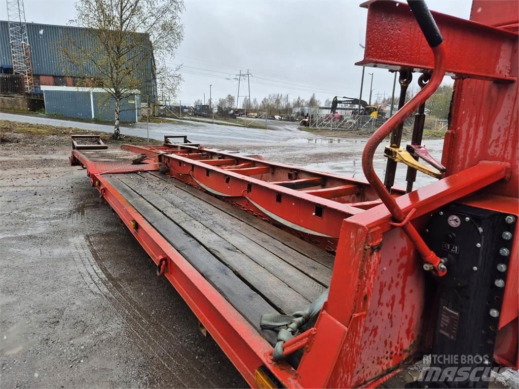 Sisu E13 450 Вантажівки / спеціальні