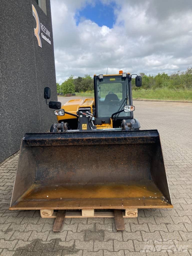 JCB 525-60 Телескопічні навантажувачі