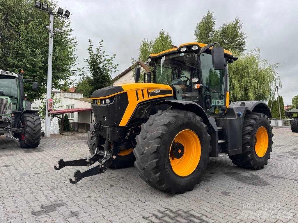 JCB FASTRAC 4220 Трактори