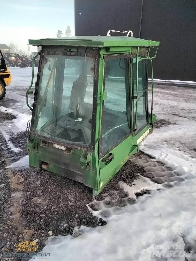 John Deere 1710 Кабіна