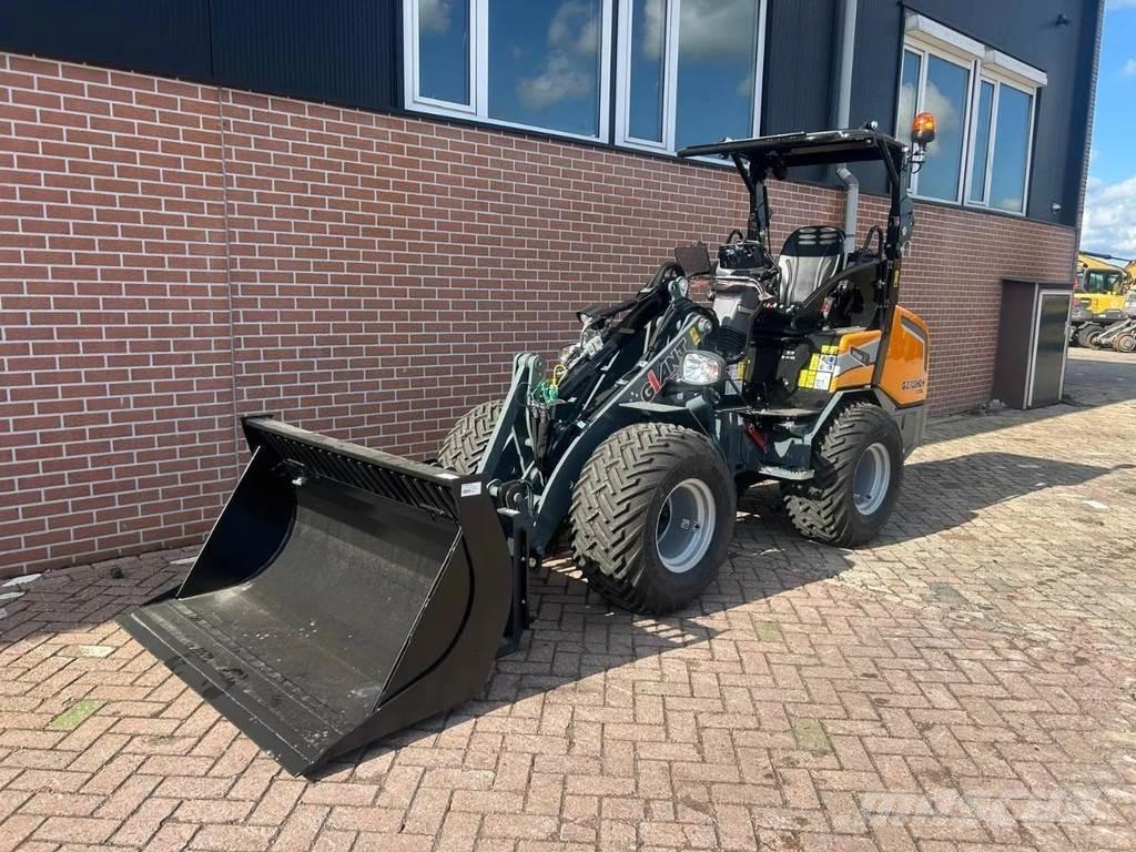 GiANT G2700 Малі навантажувачі