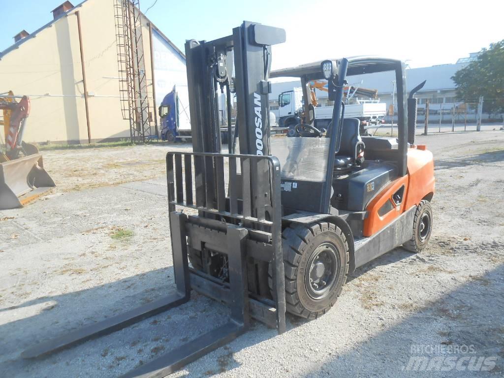 Doosan D50SC-09 Дизельні навантажувачі