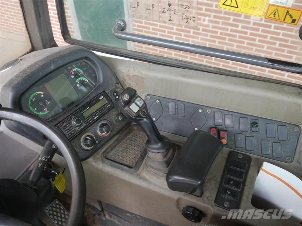 Case IH 321 F Фронтальні навантажувачі