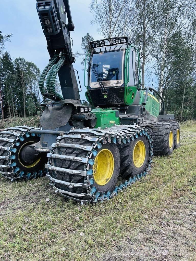 John Deere 1170G 8W Харвестери