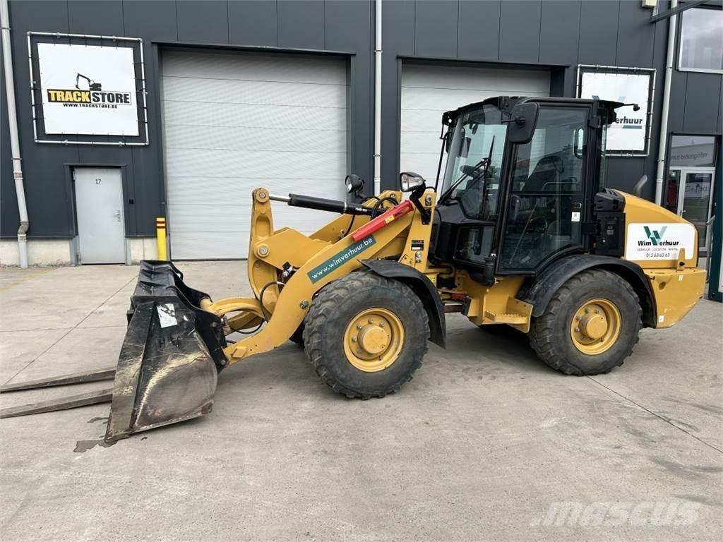 CAT 906M (8758) Багатофункціональне обладнання для вантажних і землекопальних робіт