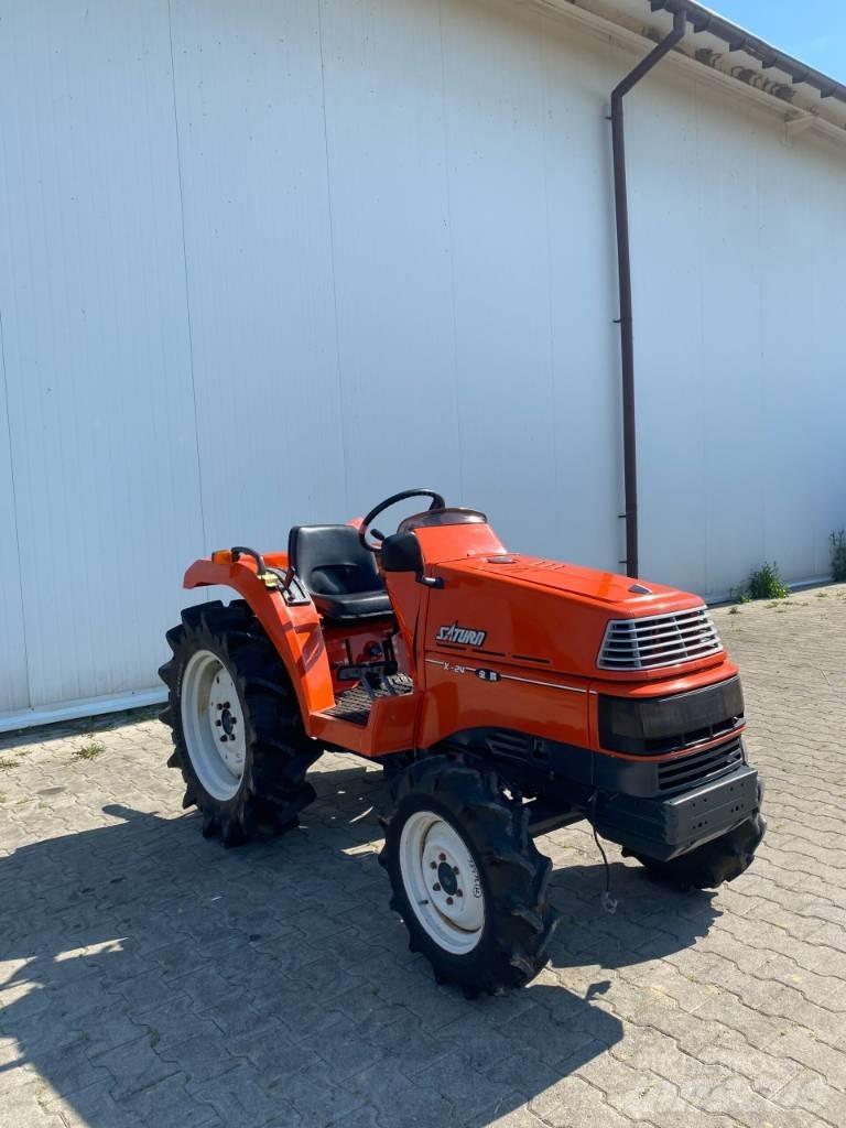 Kubota SATURN X24D Трактори