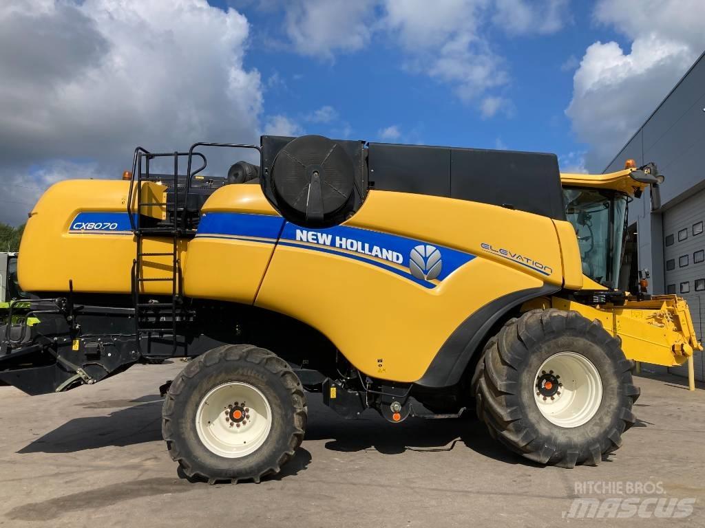 New Holland CX 8070 Зернозбиральні комбайни