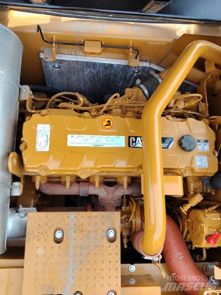 CAT 336 D2L Гусеничні екскаватори