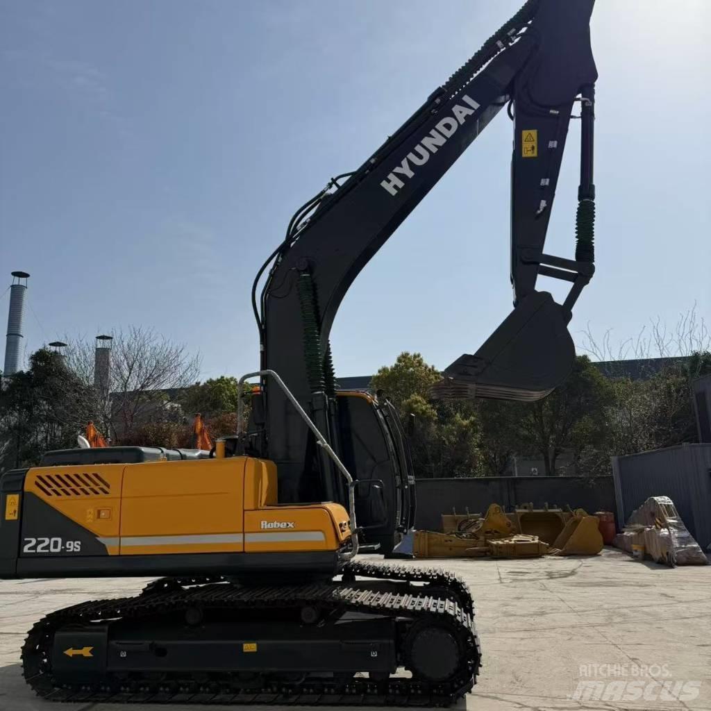 Hyundai R220-9S Гусеничні екскаватори
