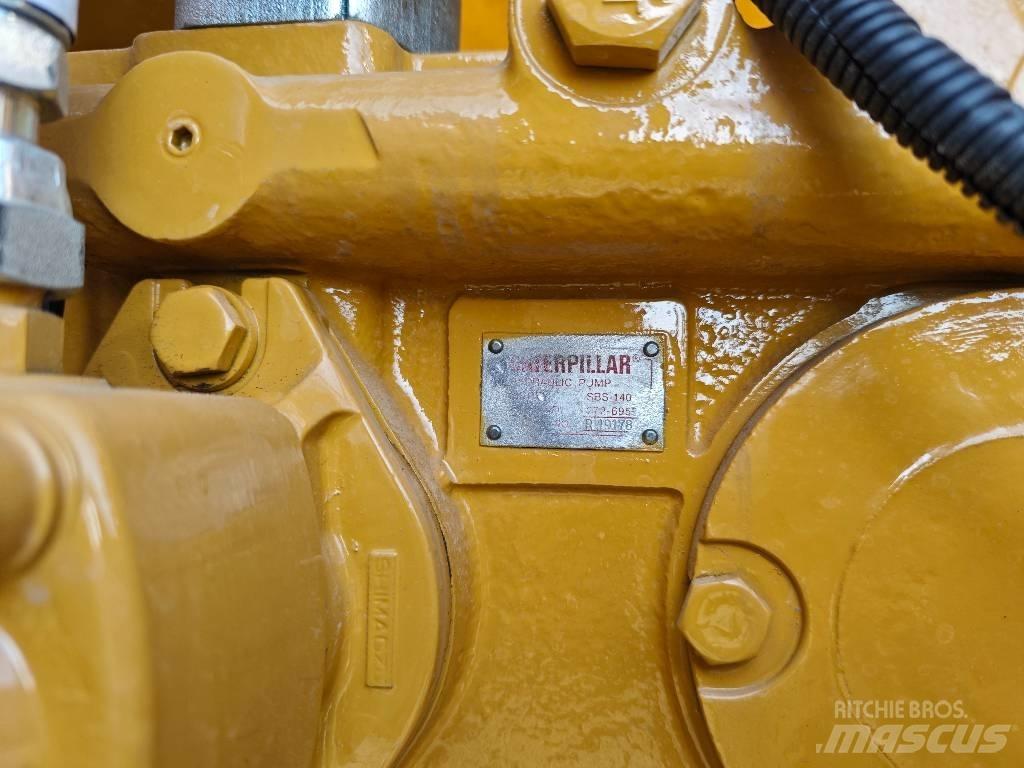 CAT 329 D Гусеничні екскаватори