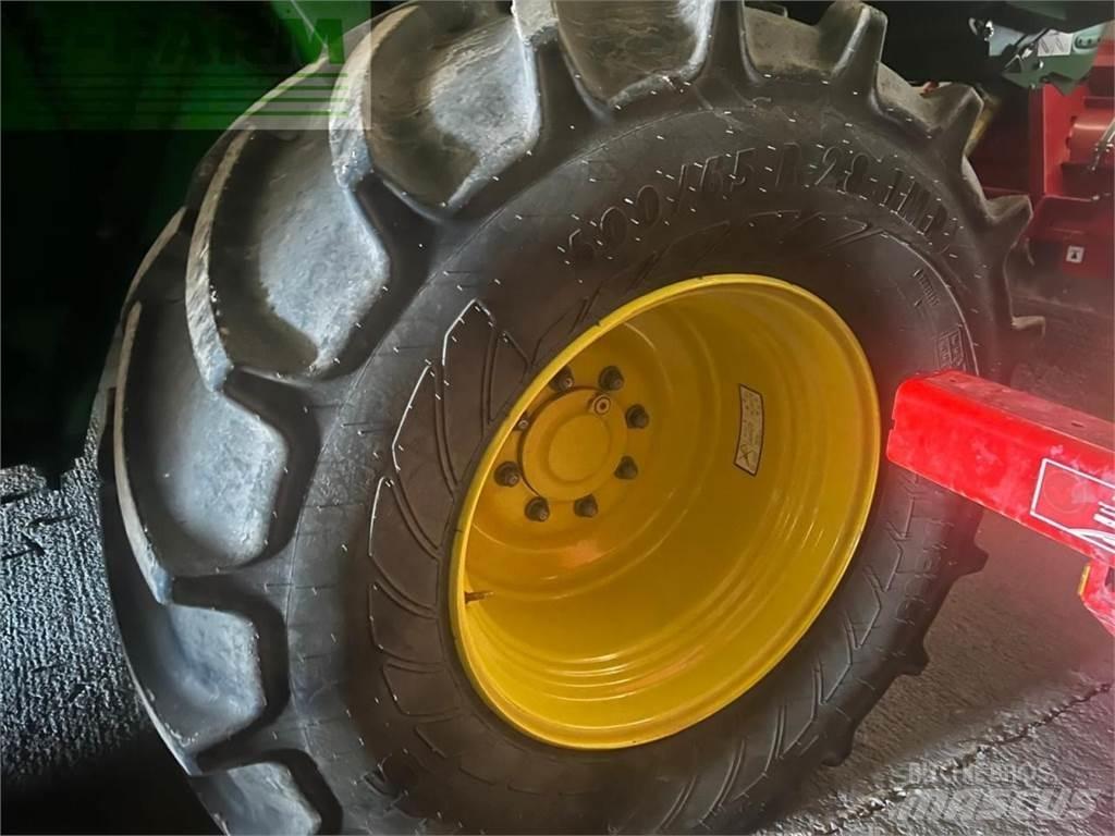 John Deere T550 Зернозбиральні комбайни