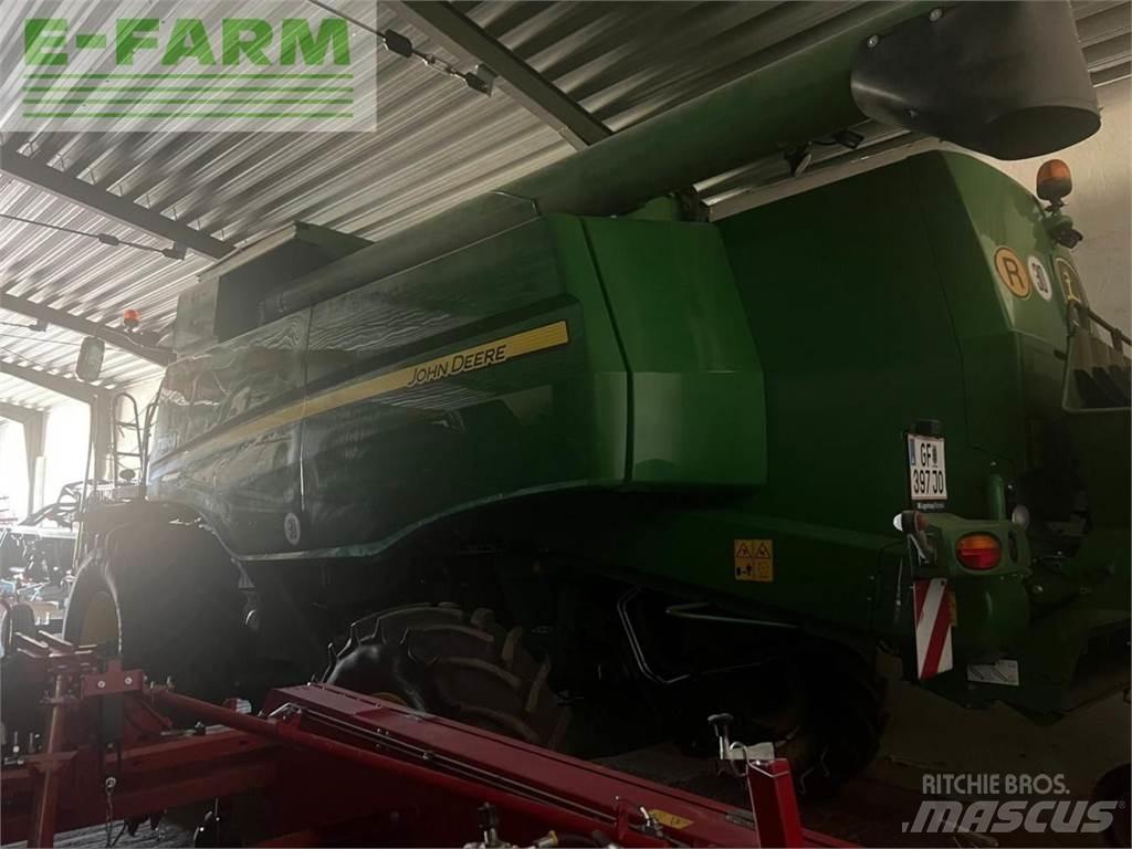 John Deere T550 Зернозбиральні комбайни