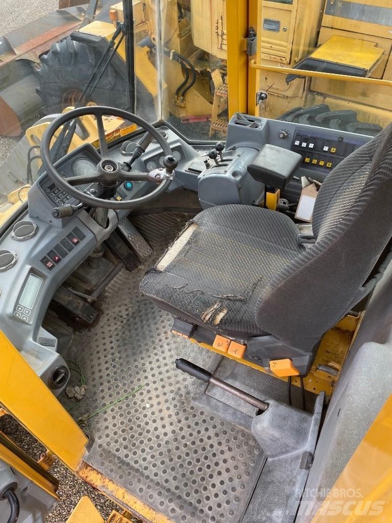 Volvo L70C Фронтальні навантажувачі