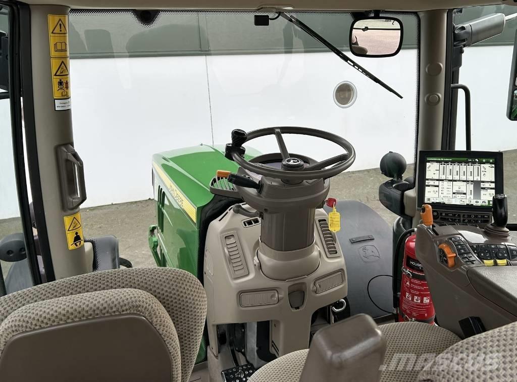 John Deere 6215 R Трактори