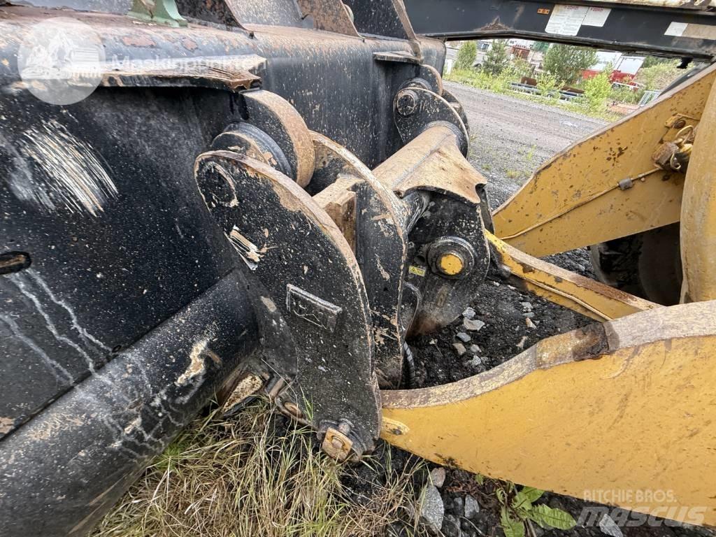 CAT 972 M Фронтальні навантажувачі