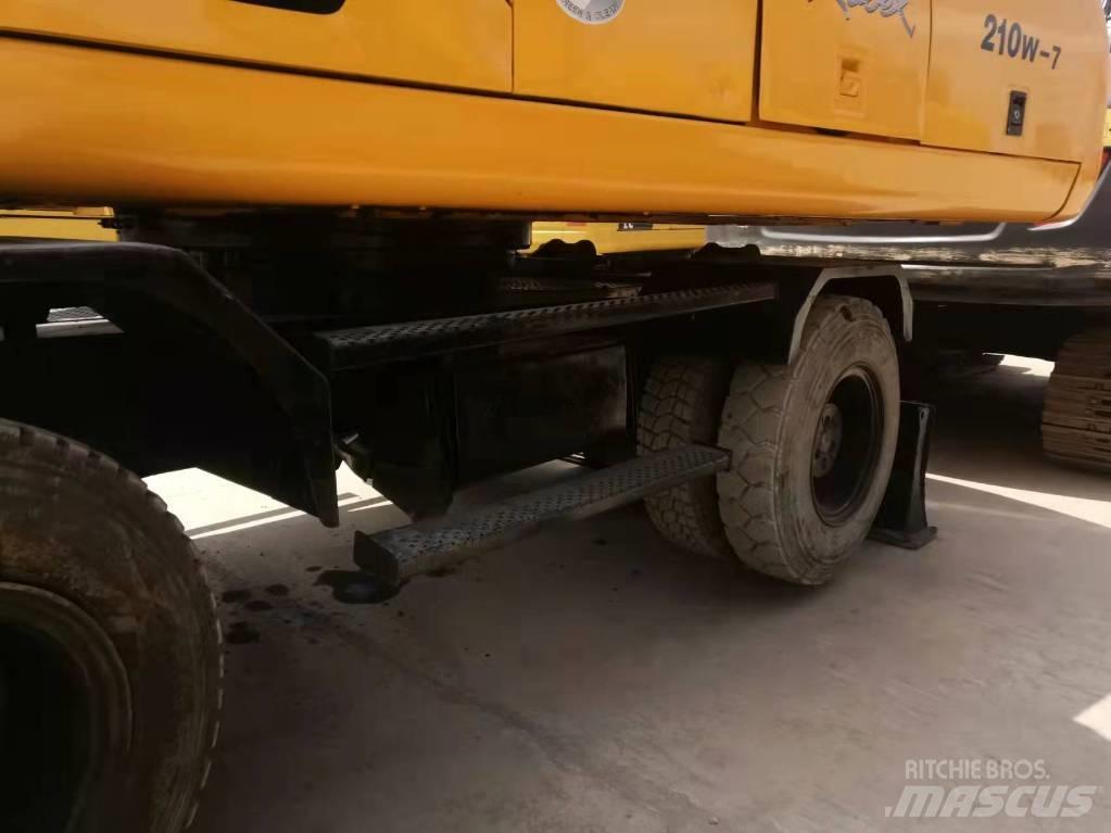 Hyundai 210-7 Колісні екскаватори