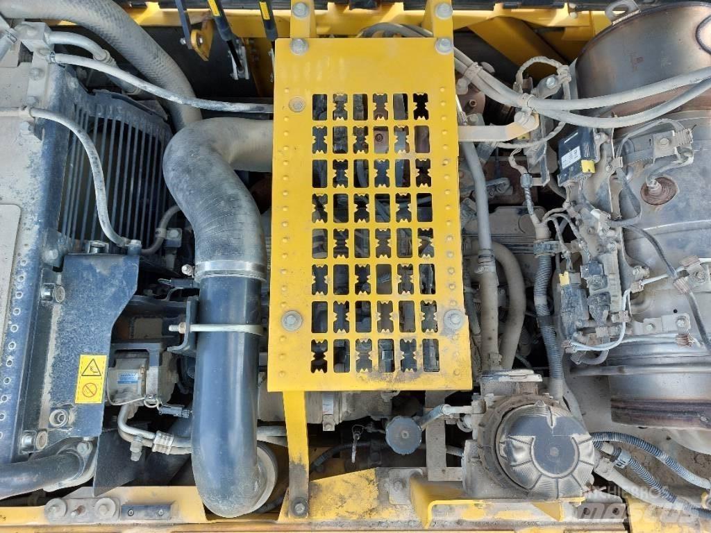 Komatsu HB365LC-3 Гусеничні екскаватори