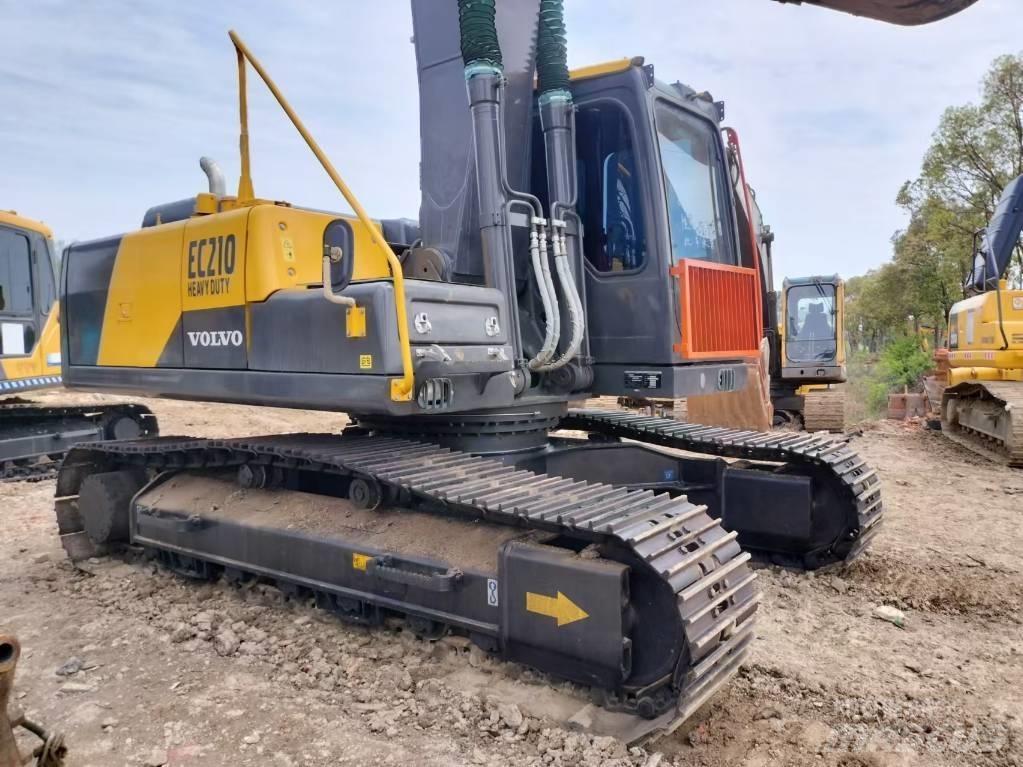 Volvo EC 210 Гусеничні екскаватори
