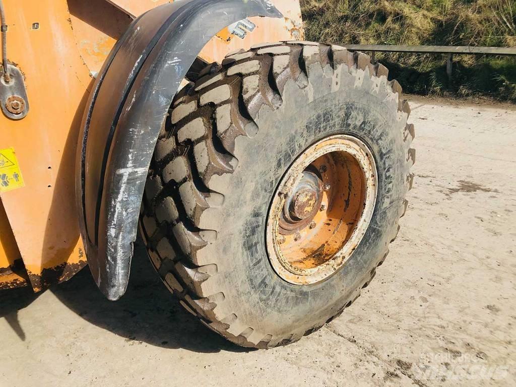 CASE 721 F Фронтальні навантажувачі
