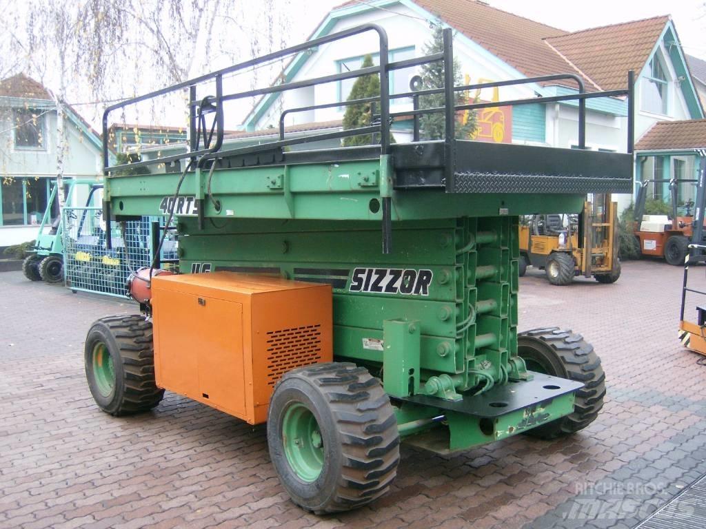 JLG 40RTS    V-1562 Вертикальні щоглові підйомники