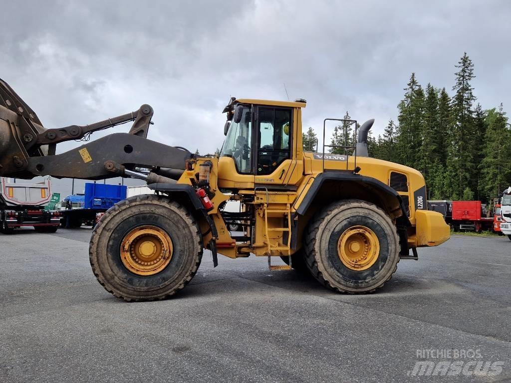 Volvo L 220 G Фронтальні навантажувачі
