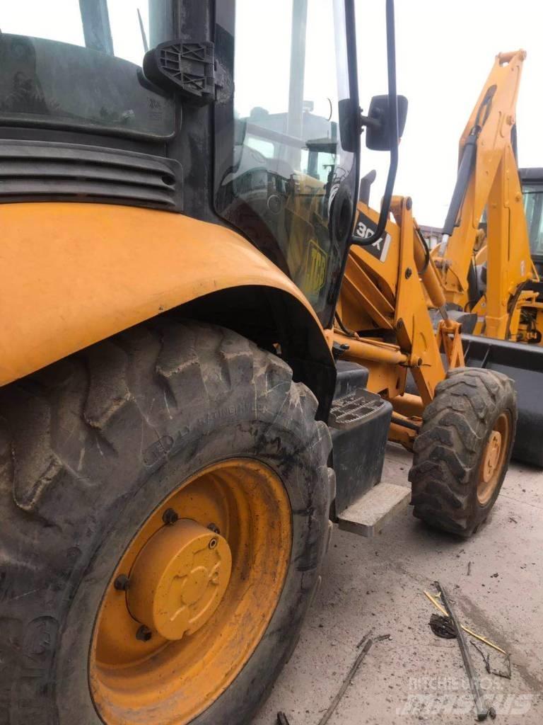 JCB 3cx Екскаватори-навантажувачі