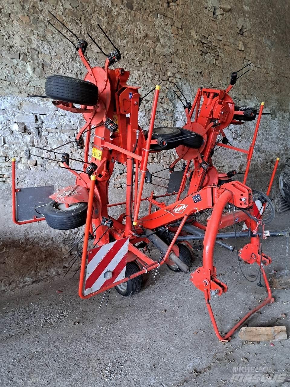 Kuhn GF7902 Граблі і сінозворушувачі