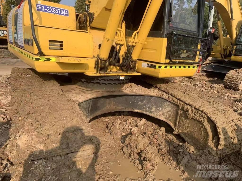 Komatsu PC 220-8M0 Гусеничні екскаватори