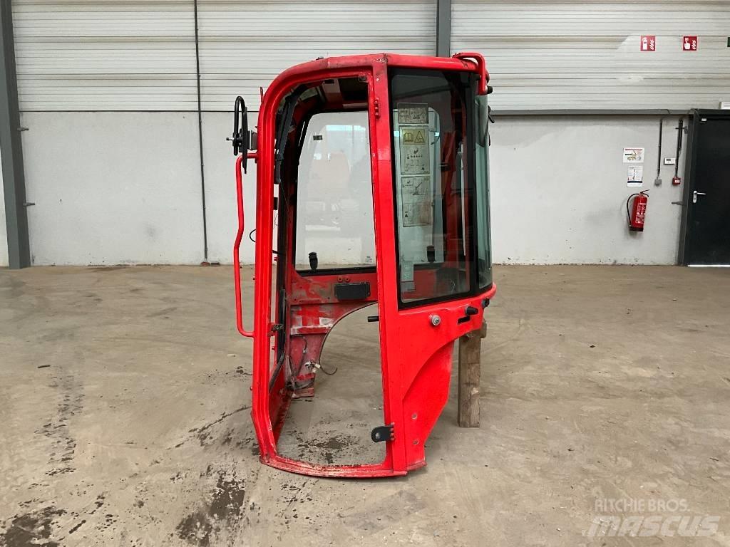 Yanmar Vio 25-6 Кабіна