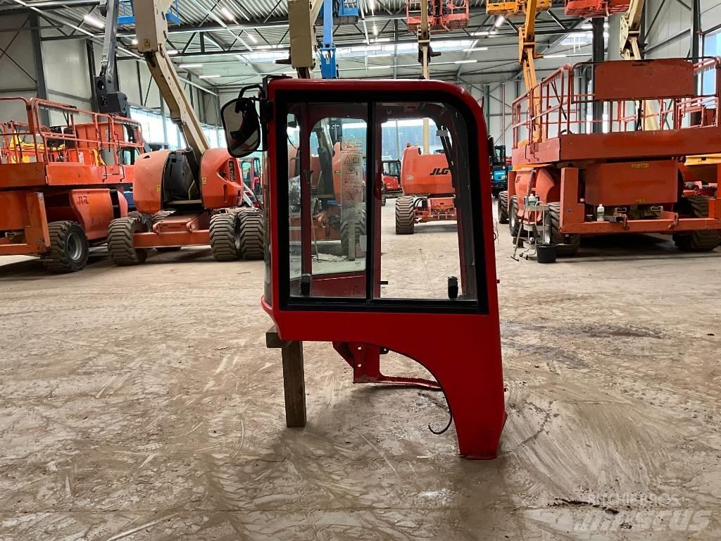 Yanmar Vio 25-6 Кабіна