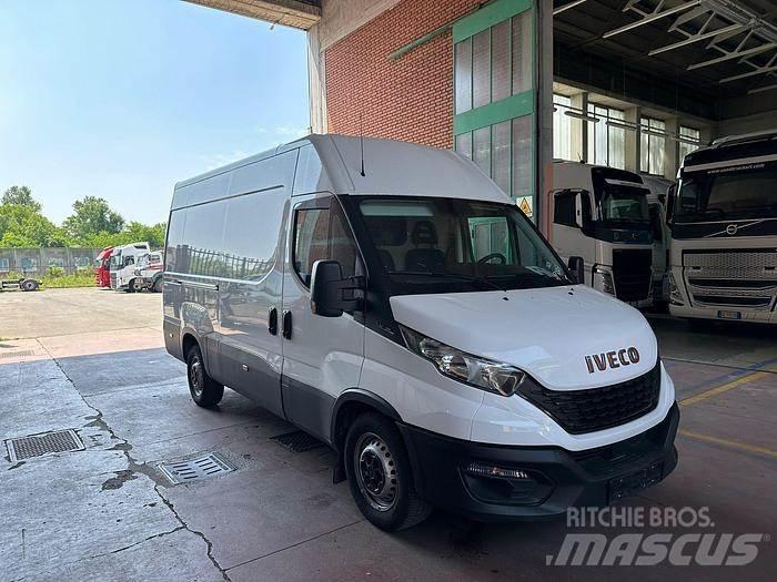 Iveco 35S16 Панельні фургони