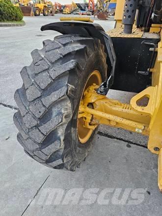 CAT 428F2 Екскаватори-навантажувачі