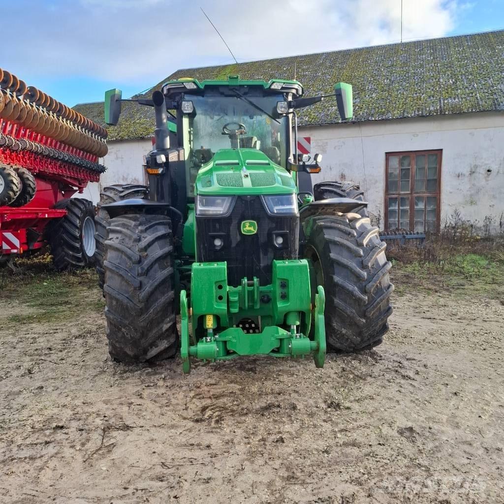 John Deere 8R410 Трактори