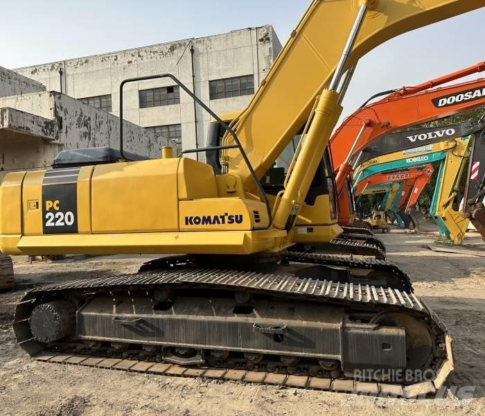 Komatsu PC 220 Гусеничні екскаватори