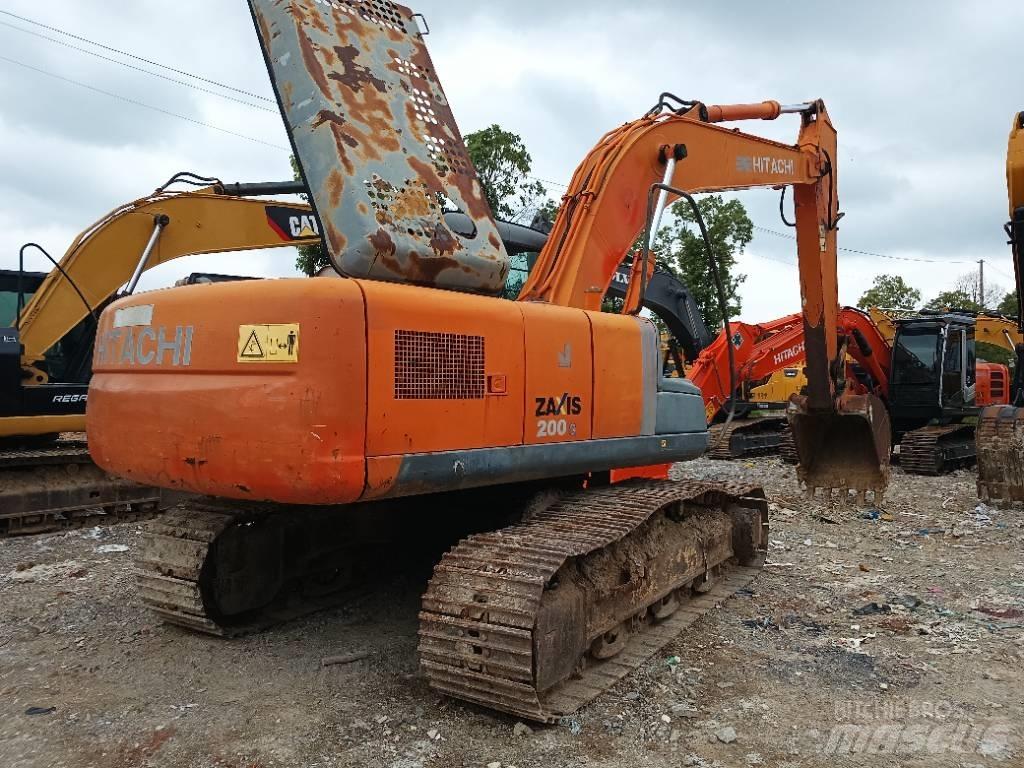 Hitachi ZX 200 Гусеничні екскаватори