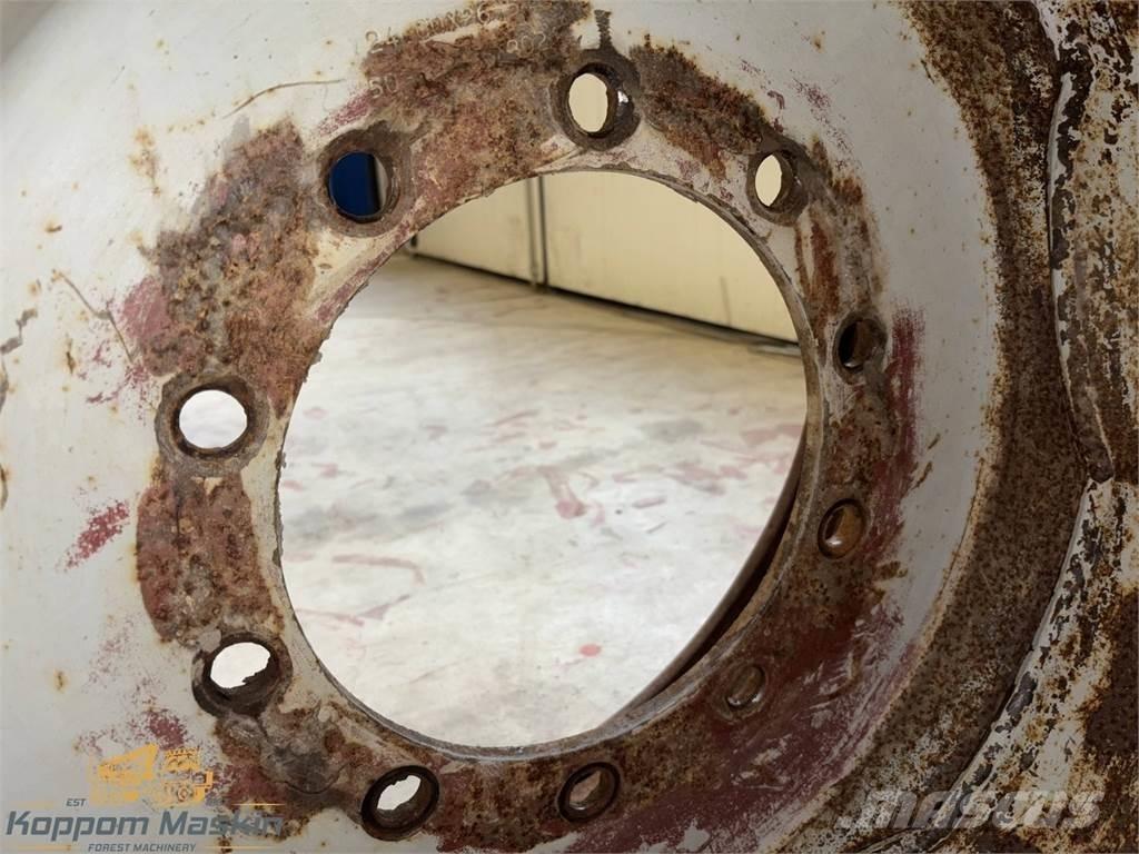 Valmet 890 24x26,5 Шини