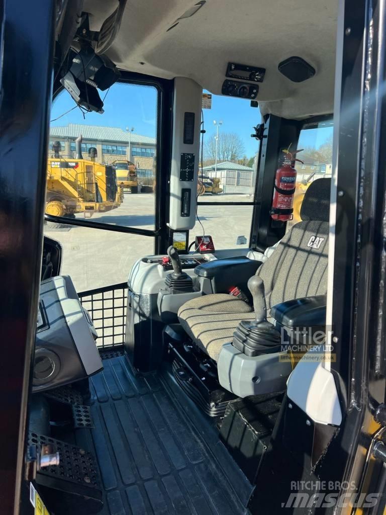 CAT 963K Гусеничні вантажники