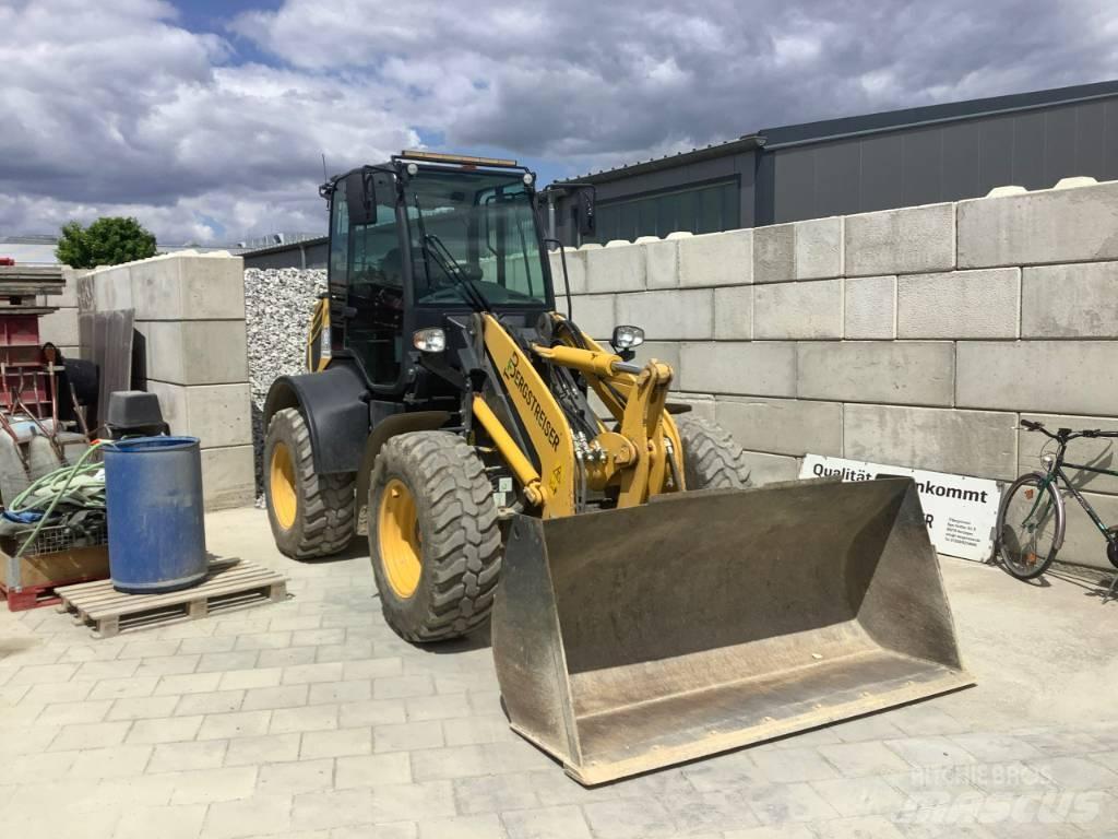 Komatsu WA100M-8 Фронтальні навантажувачі