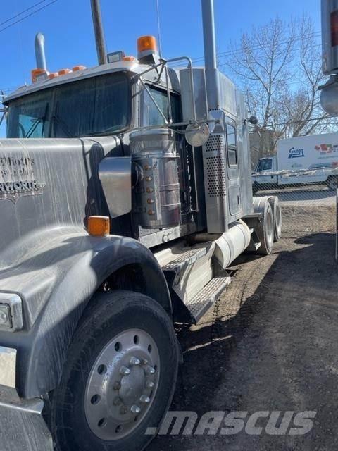 Kenworth W900 Тягачі