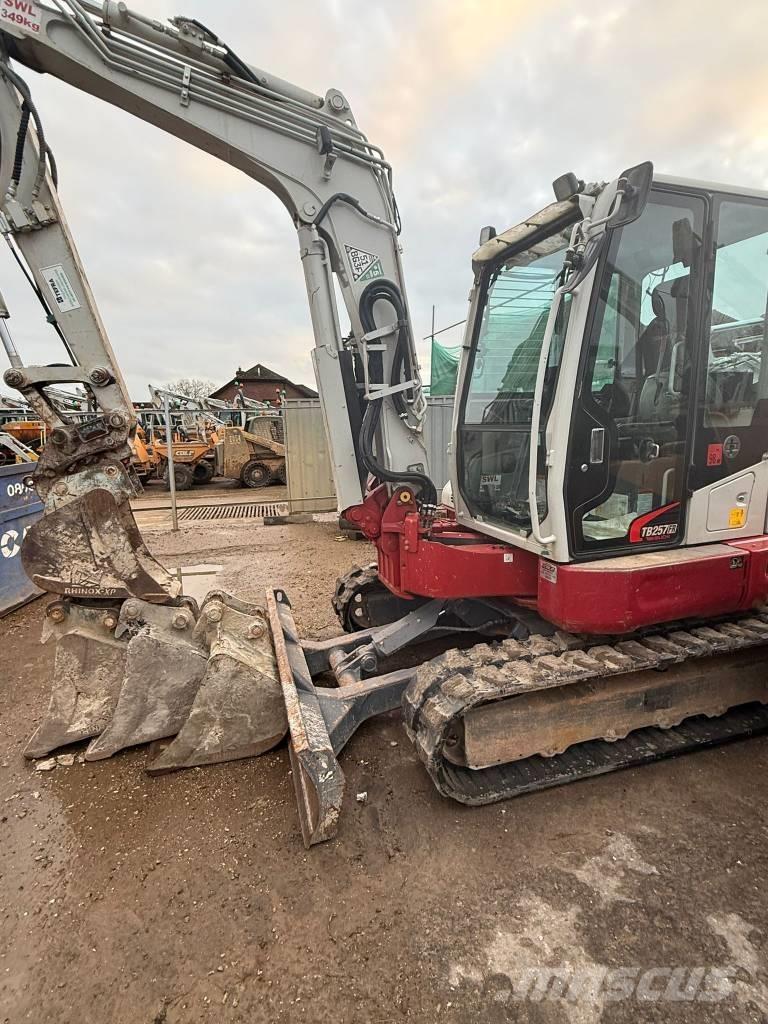 Takeuchi TB 257 FR Міні-екскаватори < 7т