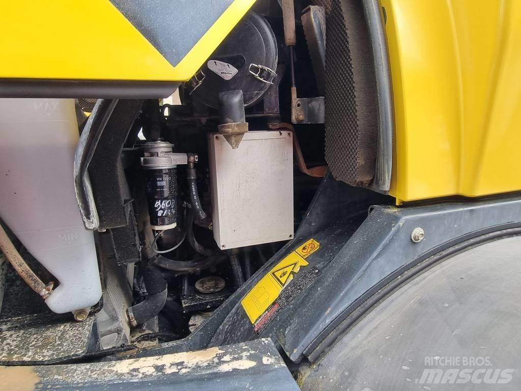 Komatsu WA 80-5 Фронтальні навантажувачі